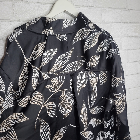 Lane Bryant Black V Neck Leaf Print Blouse - Picture 4 of 5